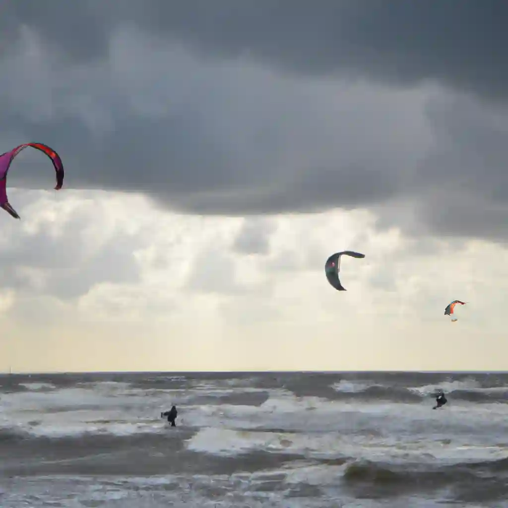 Kite surfing in Bergen aan Zee