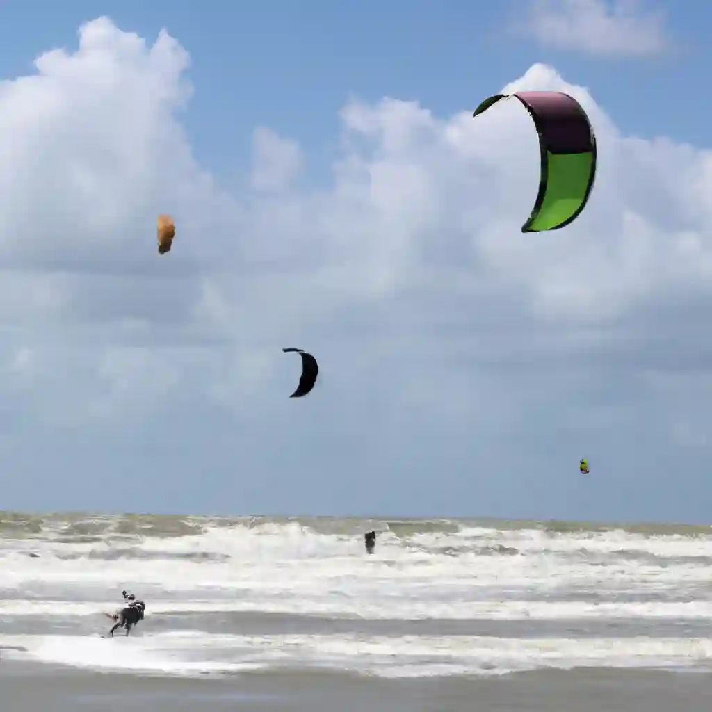 Kite surfing in Castricum aan Zee