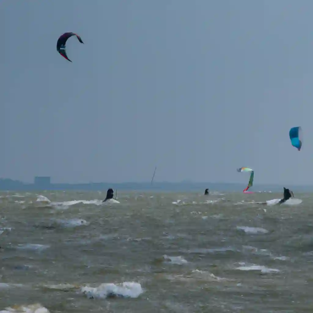 Kite surfing in Markermeer