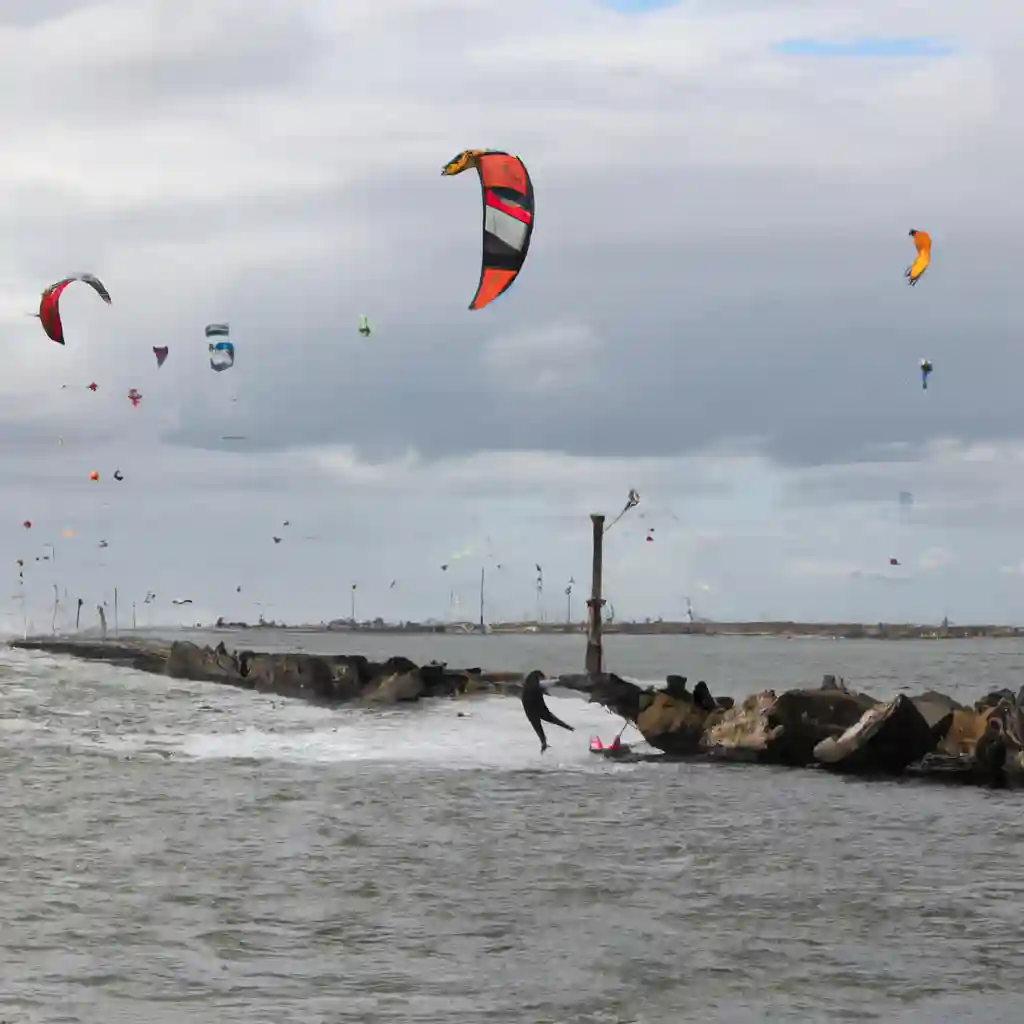 Kite surfing in Noordpier