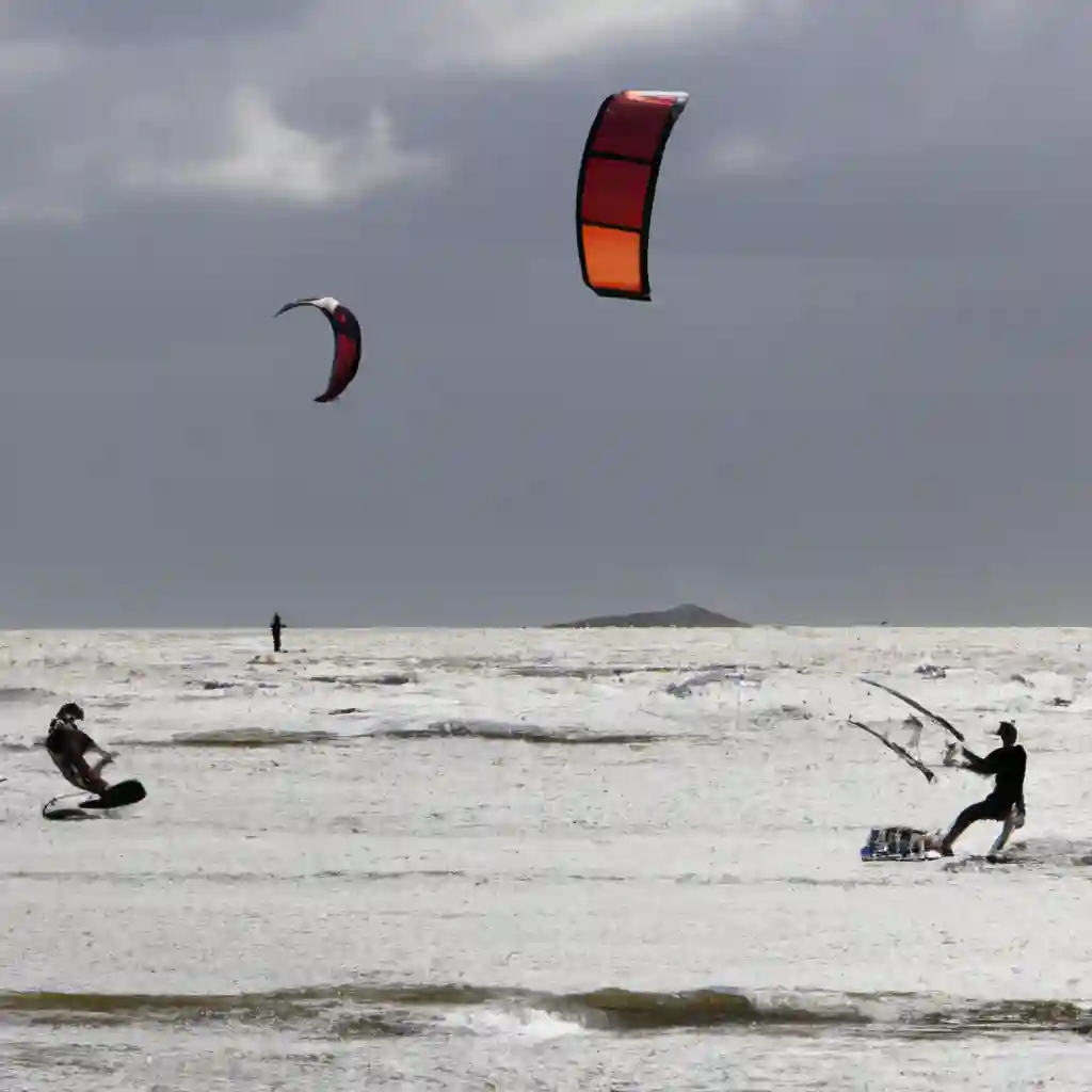 Kite surfing in Brouwersdam